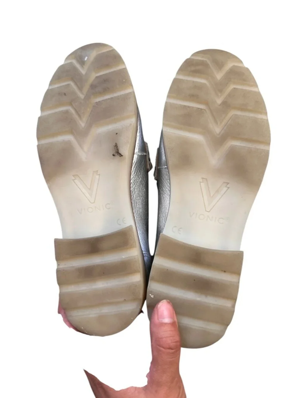 Vionic Cleo Loafers 8.5 Silver Metallic Orthotic Arch Support Leather Classic